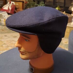 thinsulate. 100% Wool navy ear flapper Cabbie Hat/Cap Sz L